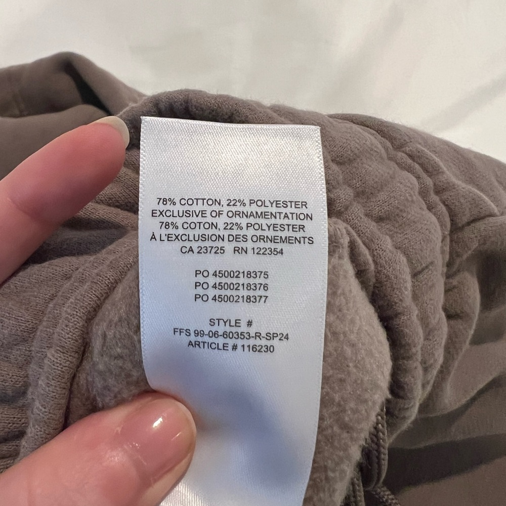 Aritzia Womens Cargo Sweatpants - Brown - Picture 5 of 5